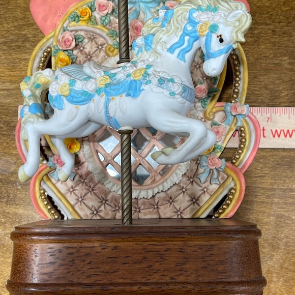 Carousel Collection 3rd Edition Carousel horse music box - Picture 12 of 14